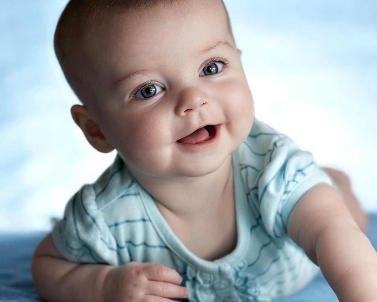 baby_face_happy_smile_44518_1280x1024