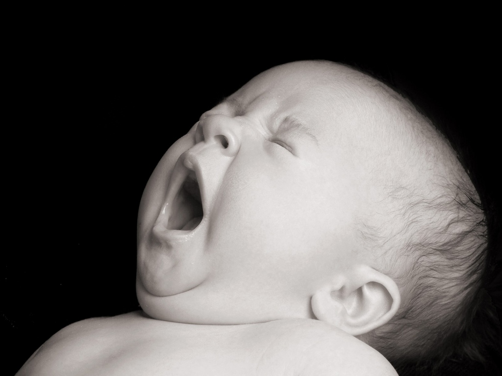 癇癪（かんしゃく）を起す赤ちゃんへの対応、一体どうするのが一番良いの？